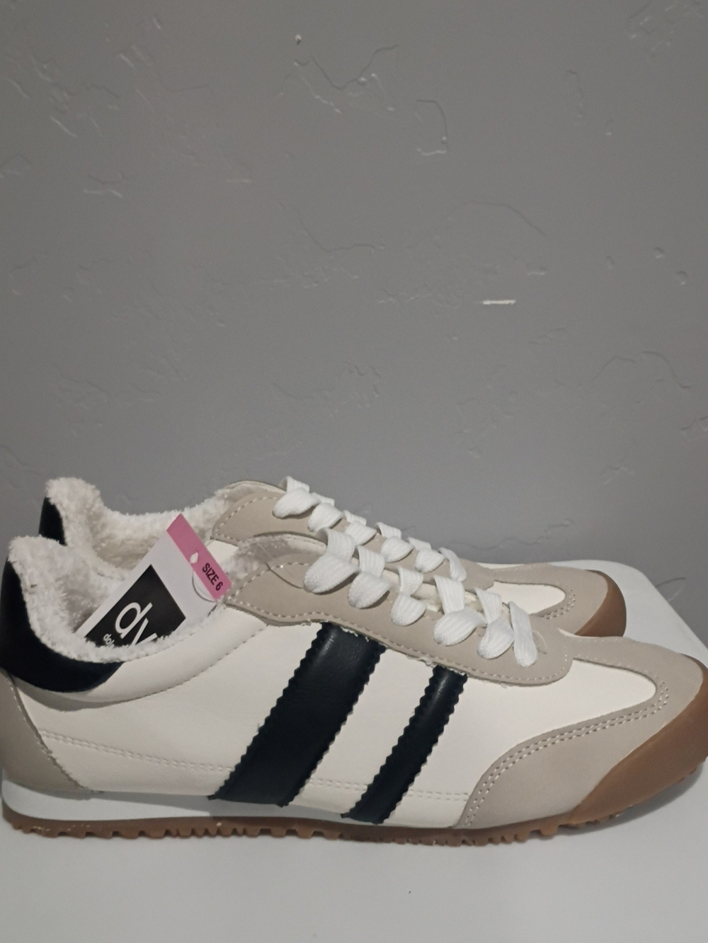 Dolce Vita White, Black & Beige Women's Sherpa-Lined Sneakers - Picture 6 of 8